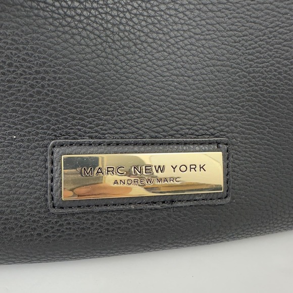 Vintage Andrew Marc black leather gold tone hardware with adjustable strap bag - Picture 3 of 13
